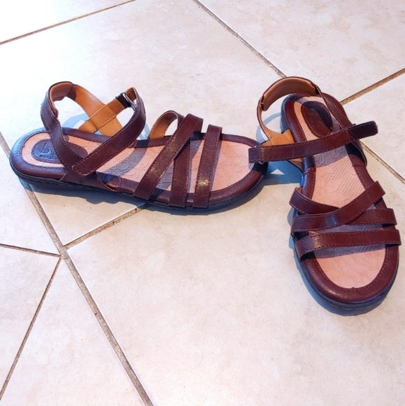 BUNDLE (3pcs) heels and sadals, Size Us: 8 - Picture 6 of 15